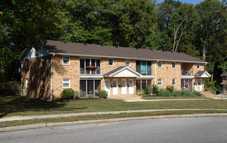 Building Photo - Green Valley Apartments