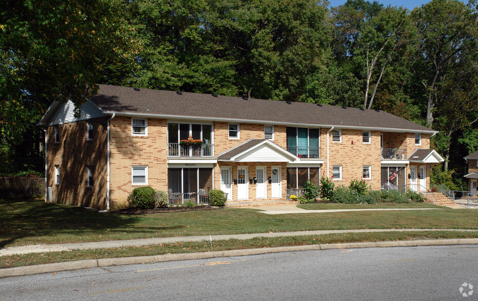 Primary Photo - Green Valley Apartments