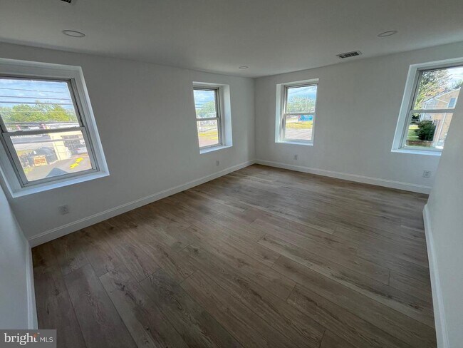 Building Photo - 924 Bethlehem Pike