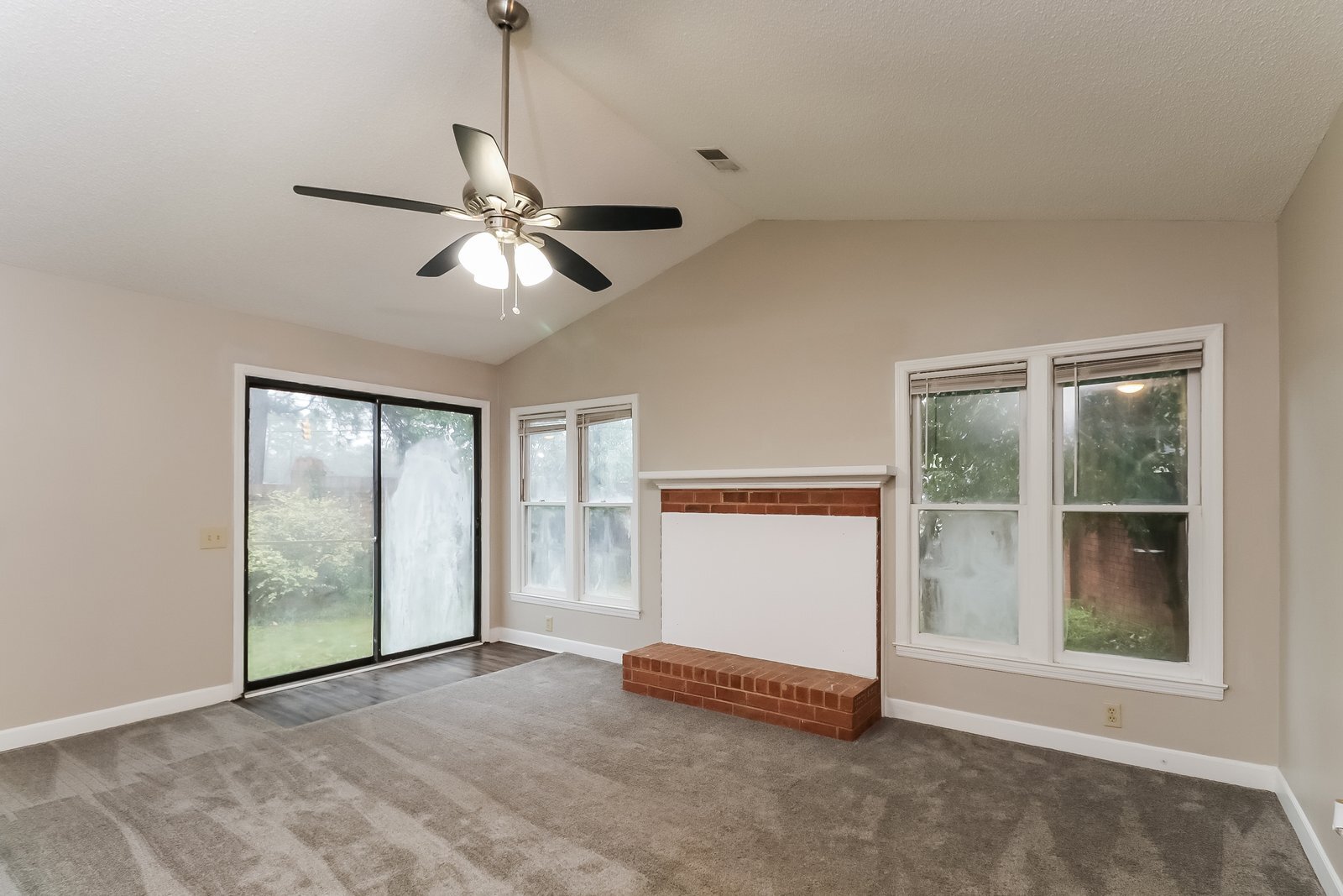 Building Photo - 122 Village Walk