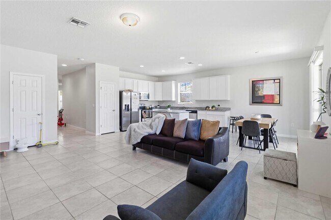 Building Photo - 17241 Goldcrest Loop