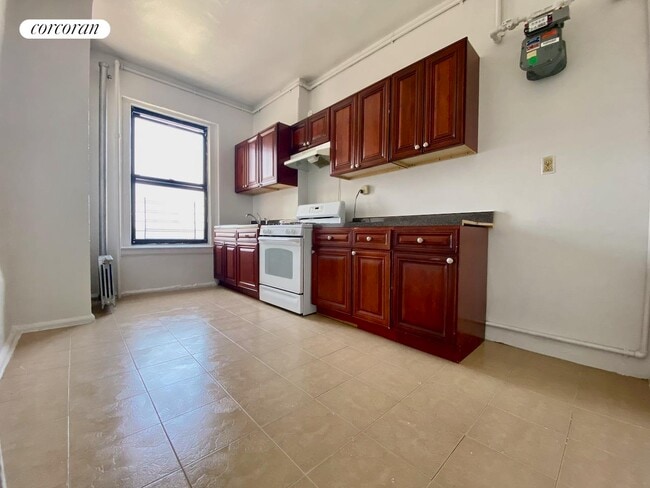 Building Photo - 601 W 160th St