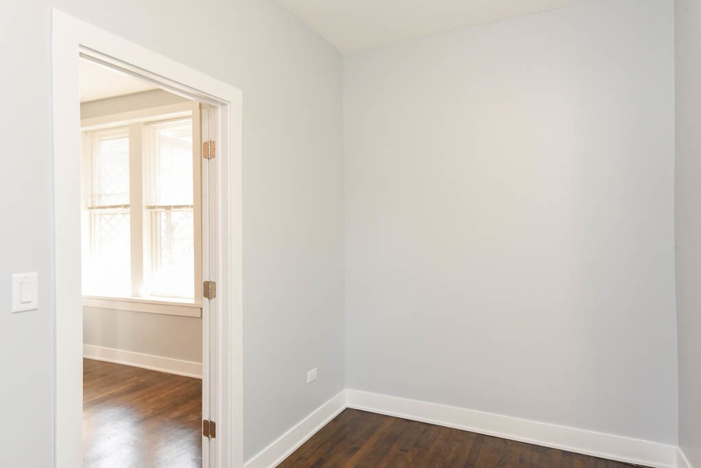 Building Photo - 1922 N Wilmot Ave