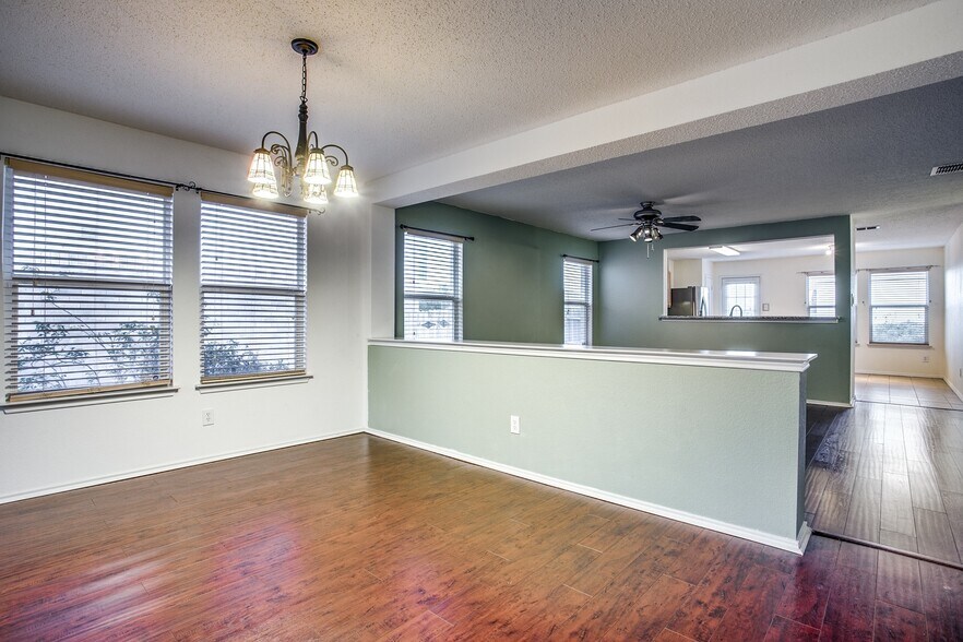 Building Photo - 3820 Bandera Ranch Rd