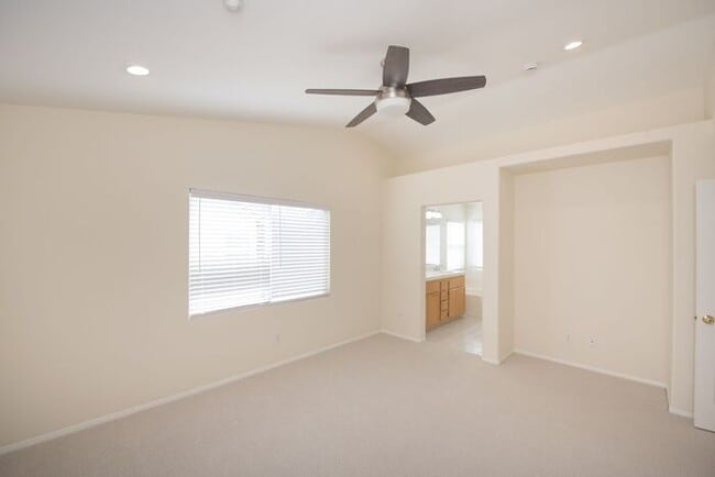 Building Photo - Make this your home