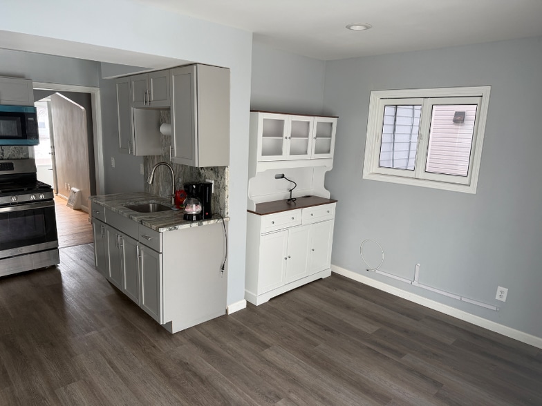 Building Photo - 24620 Stanford St