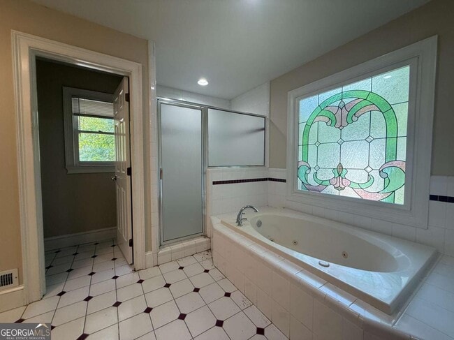 Building Photo - 307 Centennial Rd