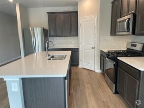 Building Photo - 404 Grasslands Trl