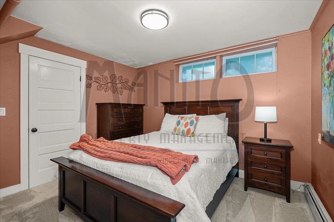Building Photo - Stunning South Hill Home