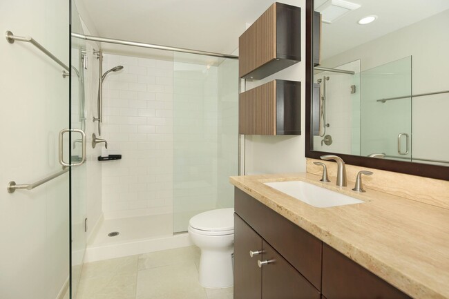 Building Photo - Luxurious Convenience in the Heart of Honolulu - Waihonua 3506