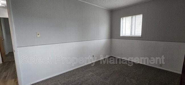 Building Photo - 1512 Cinnamon Rd