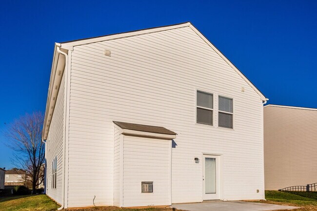 Building Photo - 1425 Tygress Dr