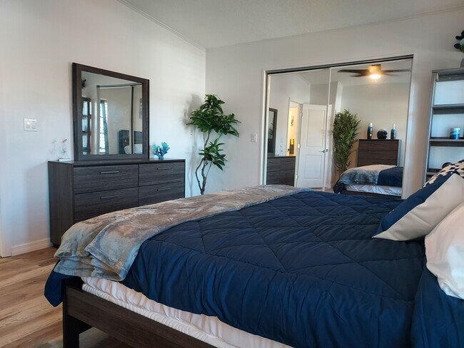 Building Photo - 17500 Primrose Ct