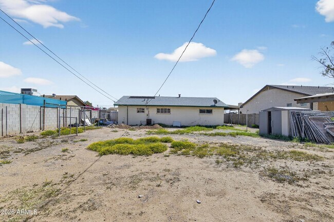 Building Photo - 1113 N Coolidge Ave