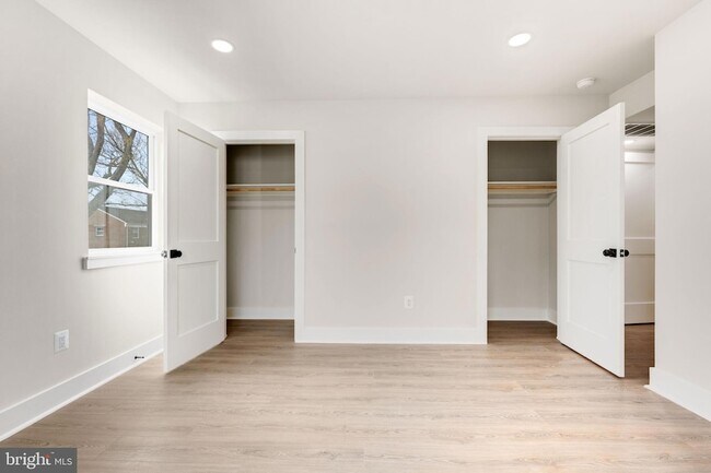 Building Photo - 113 Clifford Ave