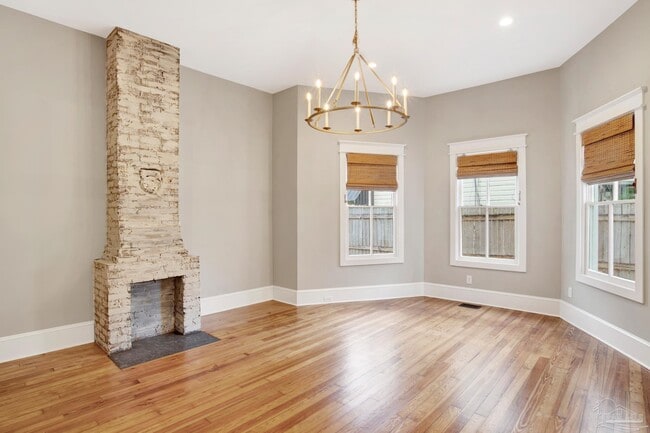 Building Photo - 1105 E Jackson St