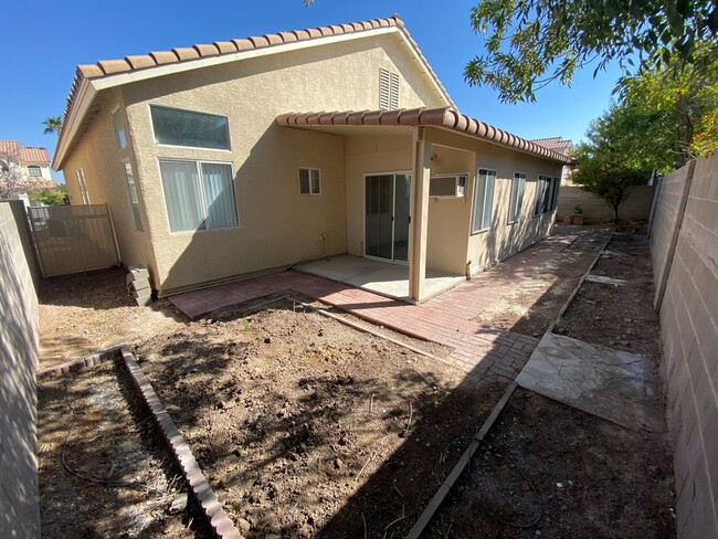 Building Photo - Beautiful 3 bed/2 bath home located in the...