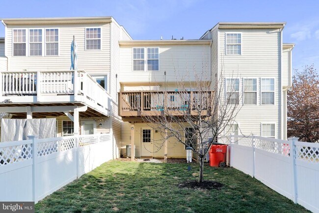 Building Photo - 1329 Steed St