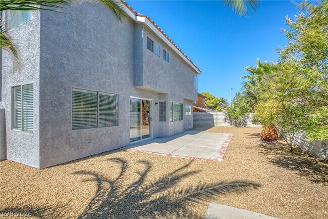 Building Photo - 2358 Belvedere Dr