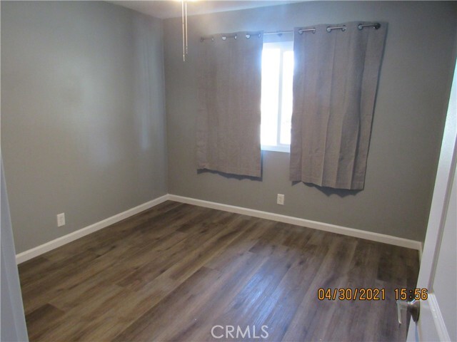 Building Photo - 150 E Lakeshore Dr