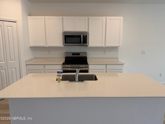 Building Photo - 3978 Mid Century St