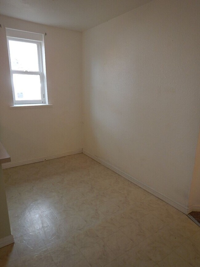 Building Photo - 0467