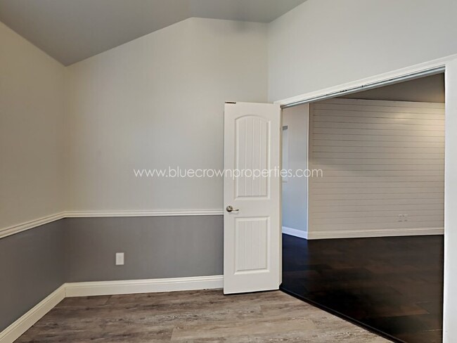 Building Photo - 1103 Bexar Ave