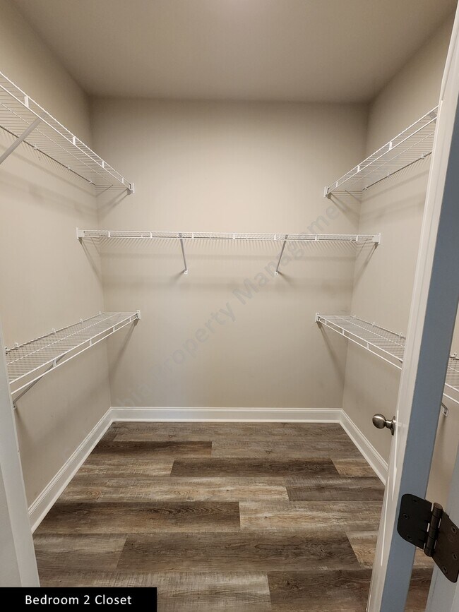 Building Photo - 2185 Ridgeway Rd