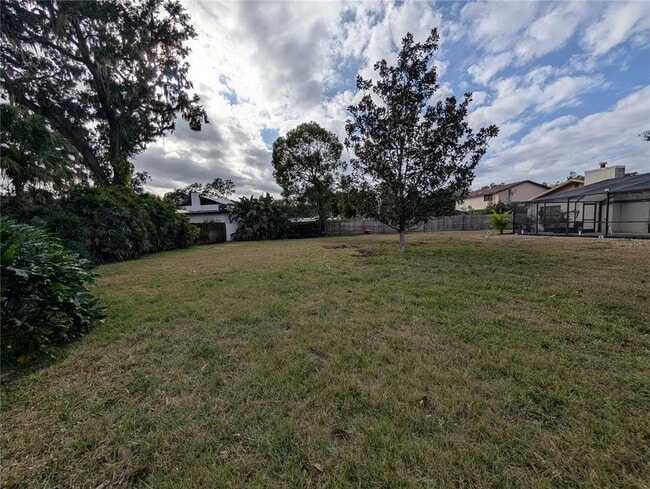 Building Photo - 1117 Lakemont Dr