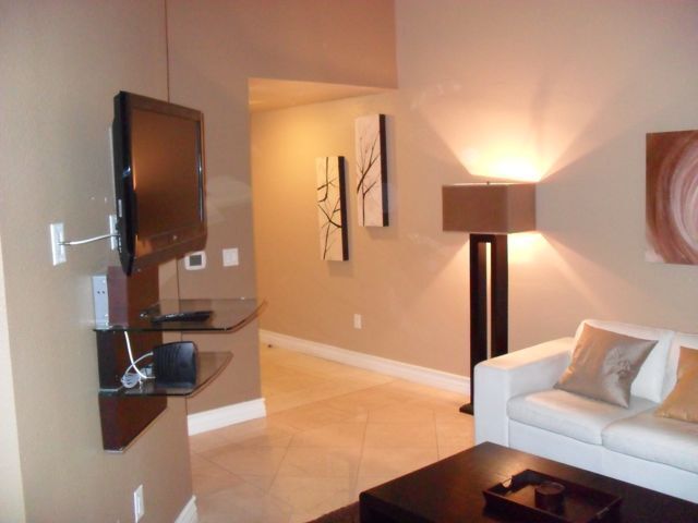 Building Photo - Meridian Top-Floor Luxury 1Bdr/Bath Fully Furnished (Utilities and Internet Included)