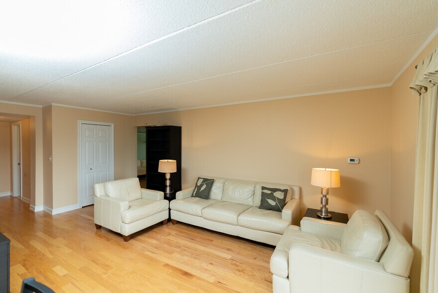 Building Photo - 35300 Woodward Ave