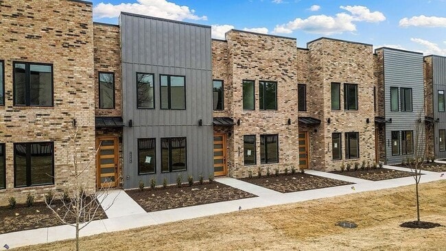 Building Photo - 4104 W Olive St