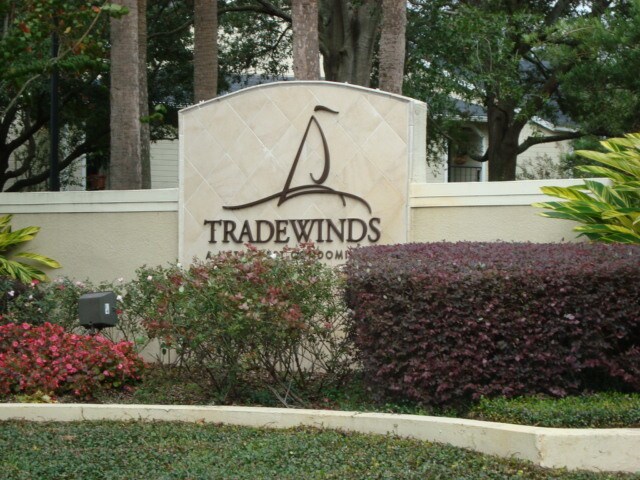 Building Photo - 1st Floor 2br/2ba Metrowest Condo with Pri...