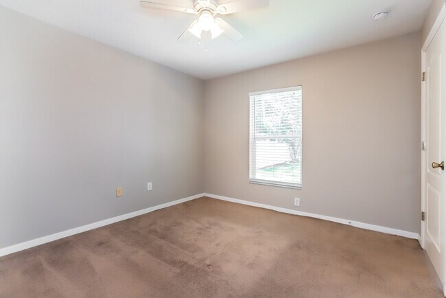 Building Photo - 22135 Red Jacket Ln