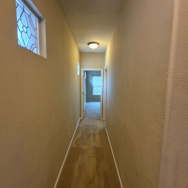 Building Photo - Excellent single story floor plan, nice area of Elk Grove