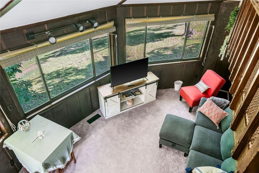 Building Photo - 325 Poplar Hill Ln