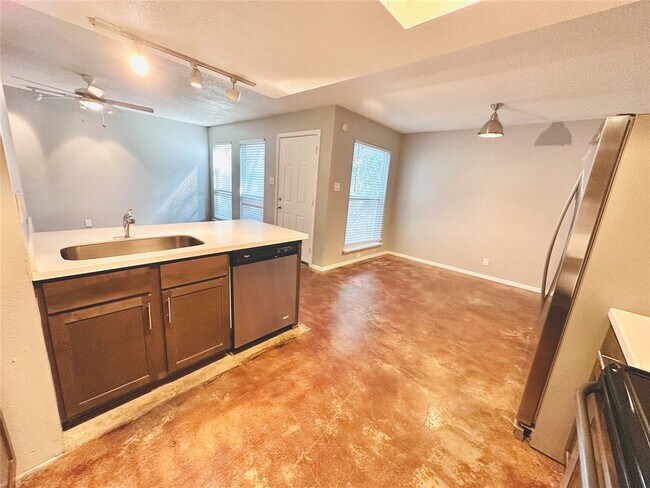 Building Photo - 3424 Willowrun Dr