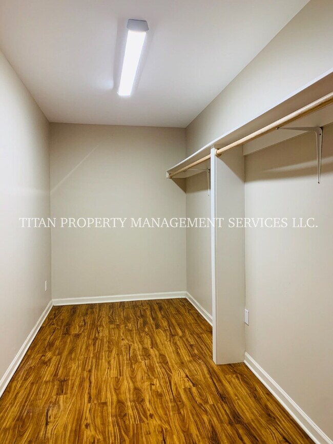 Building Photo - Beautiful 3BR/2BA Home in NE Portland | 1,600 Sq Ft | Private Fenced Yard | W/D Included
