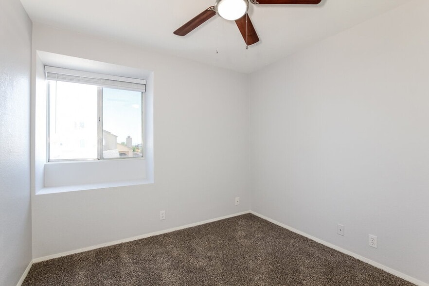 Building Photo - 4052 W Camino Vivaz