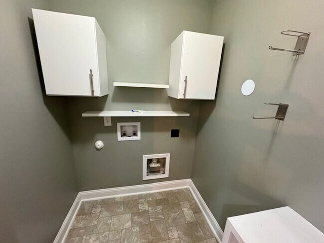 Building Photo - Multiple Applications! Application deadlin...