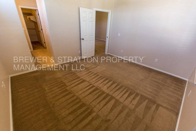 Building Photo - 6710 E University Dr