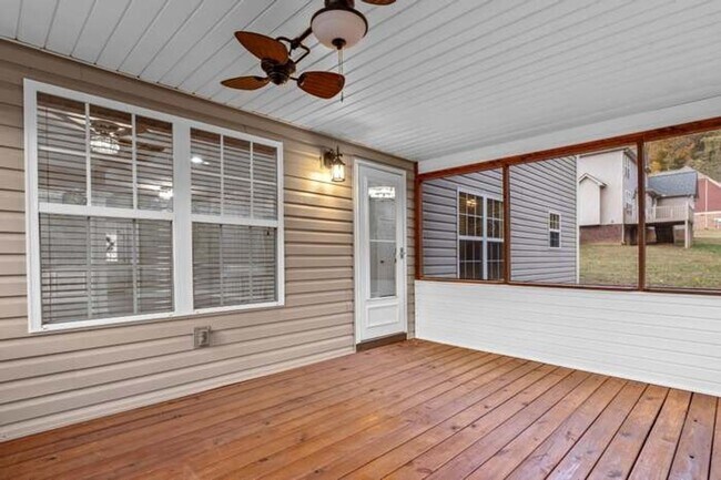 Building Photo - Spacious 4BR House in Ooltewah