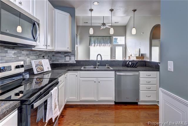 Building Photo - 5845 Nandina Cir