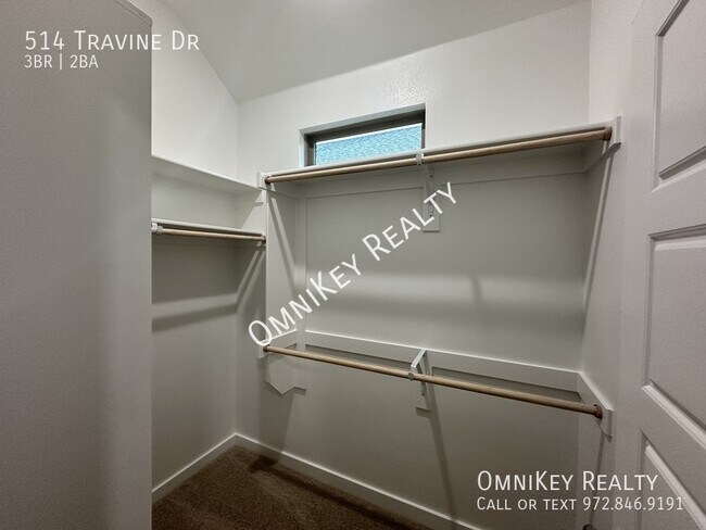 Building Photo - 514 Travine Dr