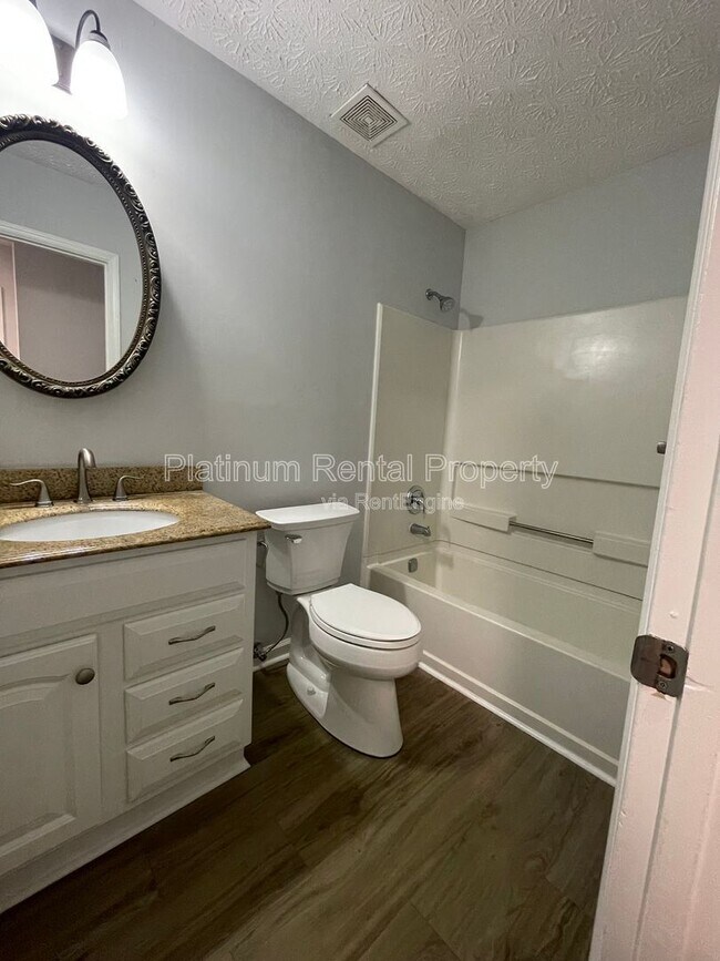 Building Photo - 1630 Creek Crossing SE