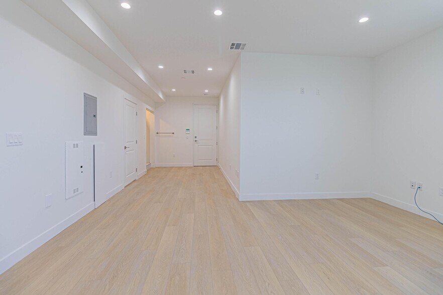 Building Photo - 11311 Hawthorne Blvd