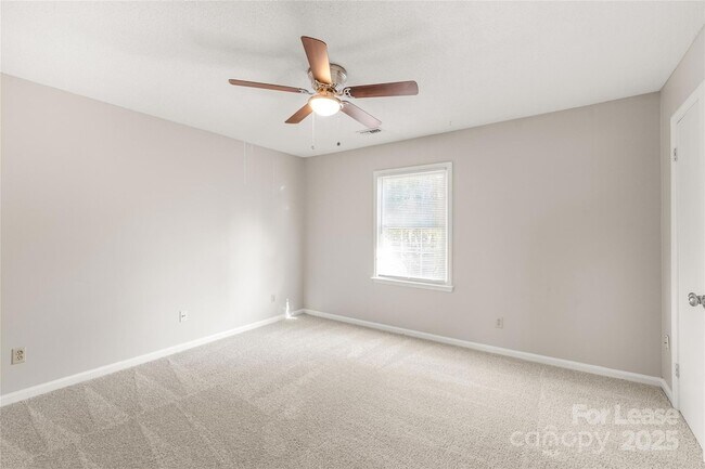 Building Photo - 4736 Old Lantern Way