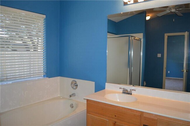 Building Photo - 17405 Bottle Springs Ln
