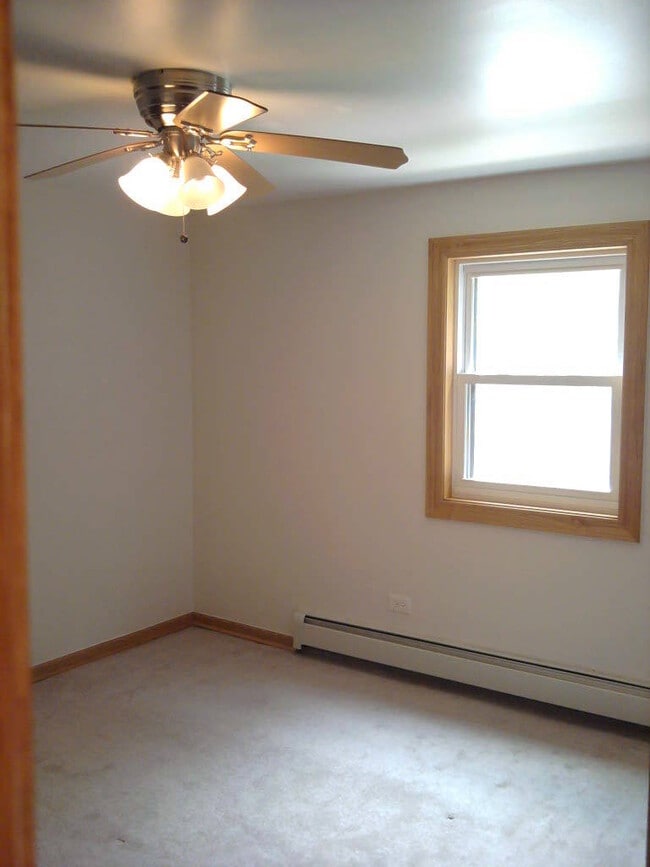 Building Photo - 1124 Dunlop Ave
