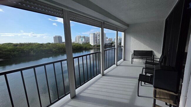 Building Photo - 936 Intracoastal Dr